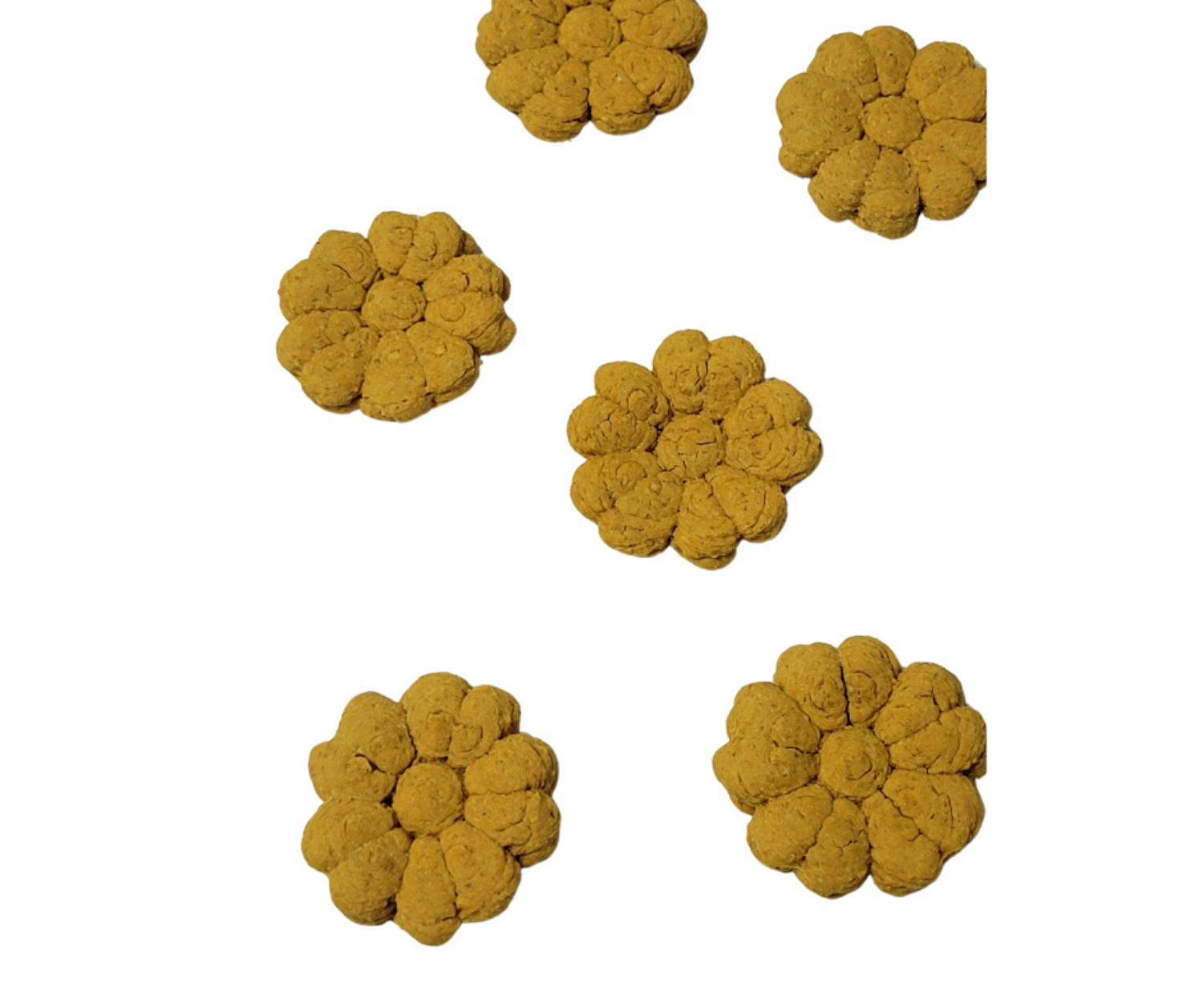 Flower-shaped anti-inflammatory turmeric dog treats for sensitive stomachs