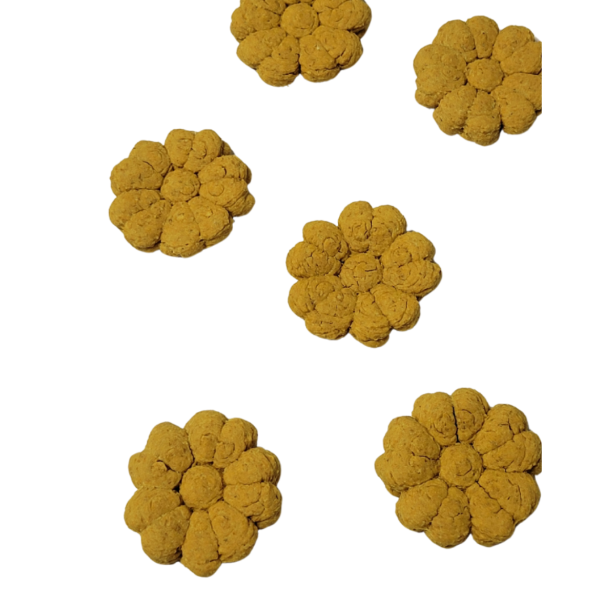 Flower-shaped turmeric dog treats for sensitive stomachs and arthritis